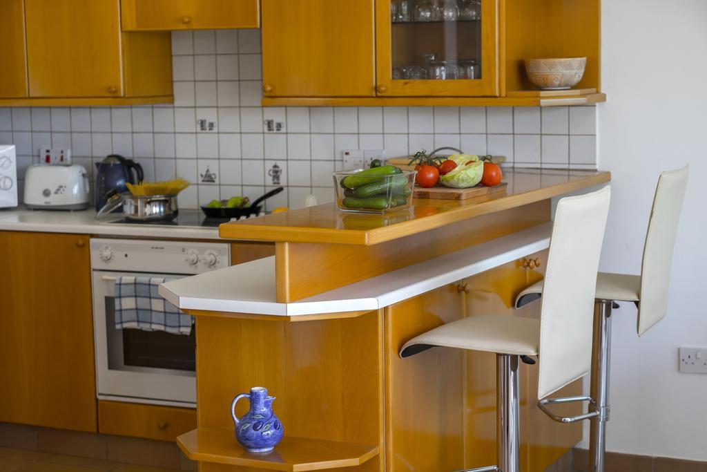 Protaras Beachfront Sirina Lina Suite Paralimni Luaran gambar