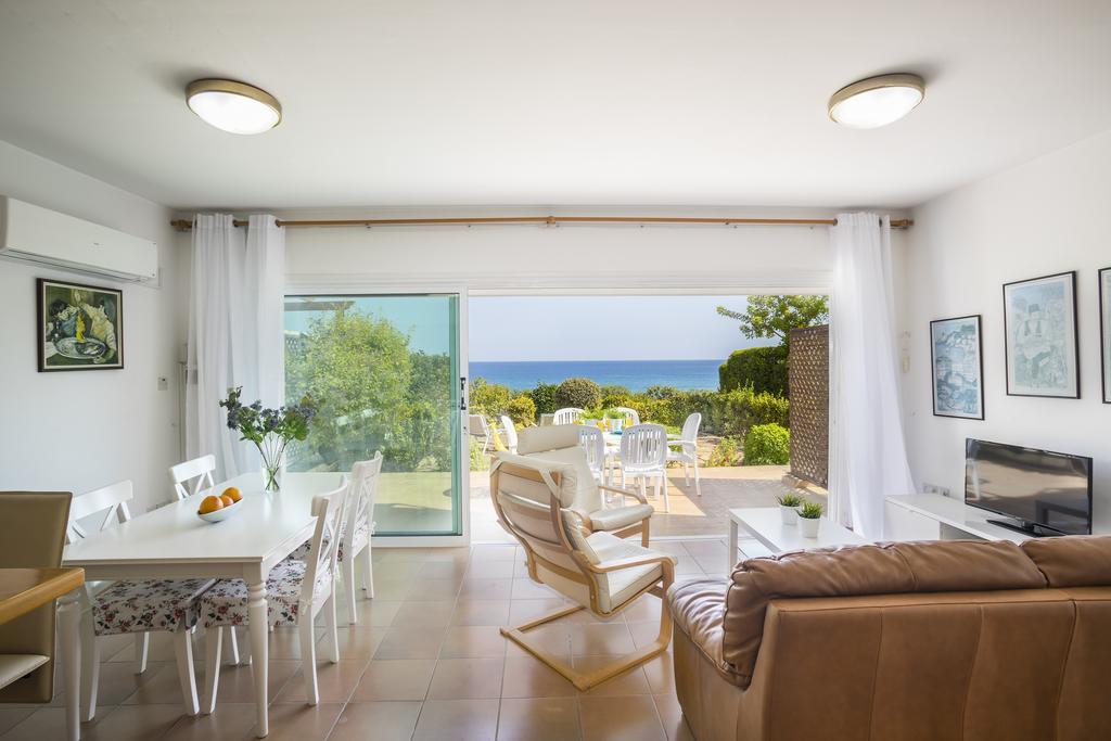 Protaras Beachfront Sirina Lina Suite Paralimni Luaran gambar